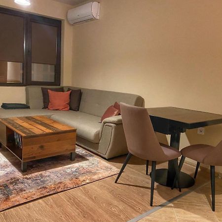 Stylish Urban Apart New 2021 Close To The Beach Varna Exterior photo