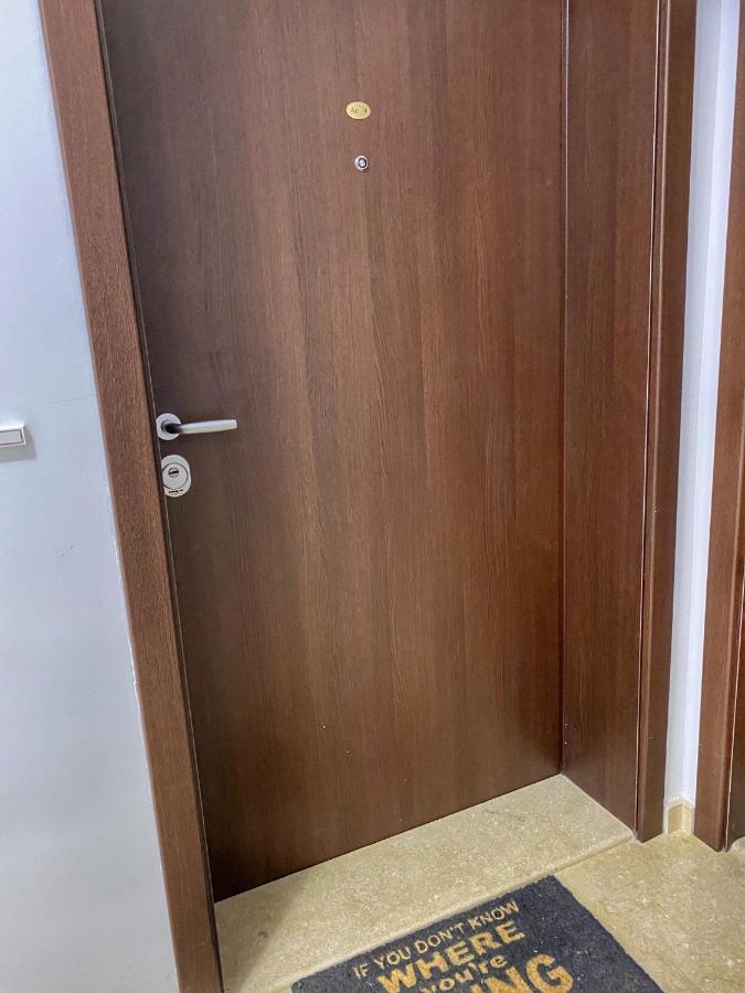 Stylish Urban Apart New 2021 Close To The Beach Varna Exterior photo