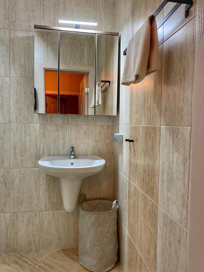 Stylish Urban Apart New 2021 Close To The Beach Varna Exterior photo